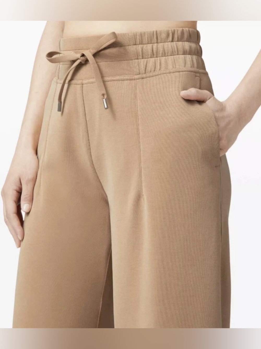 NOT AVAILABLE
Lululemon Women's Soft Ambitions High Rise Crop Beechwood, Sz 8 - Picture 3 of 6